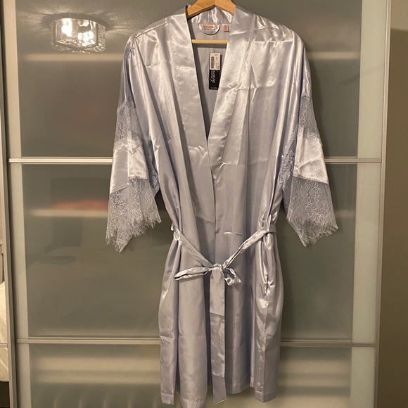 La Vie En Rose Other - New La Vie En Rose Satin Robe